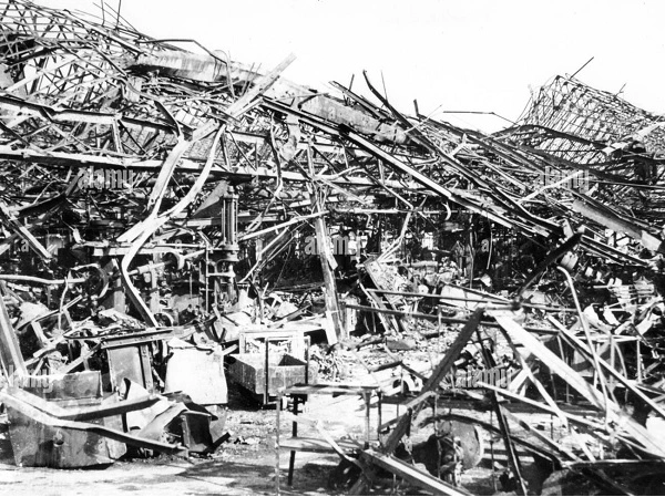 Renault-fabrikken etter britisk bombing i 1943